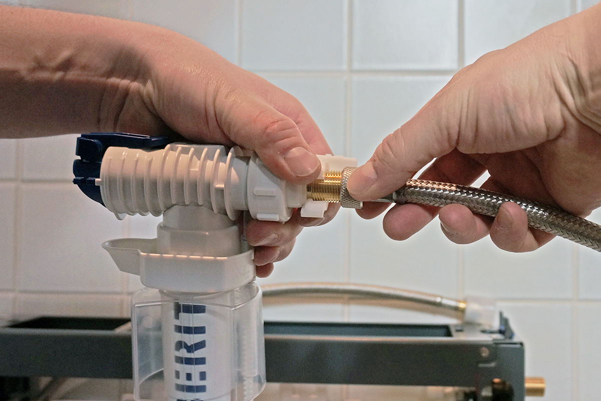 Spülkasten montieren Geberit Monolith anschließen Anleitung diybook.ch