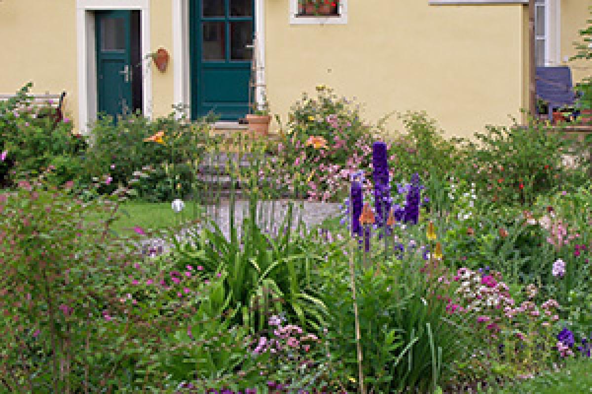 Der Naturgarten Elemente Und Kriterien Tipps Tricks Vom Gartner Garten Und Grunanlagen Diybook Ch