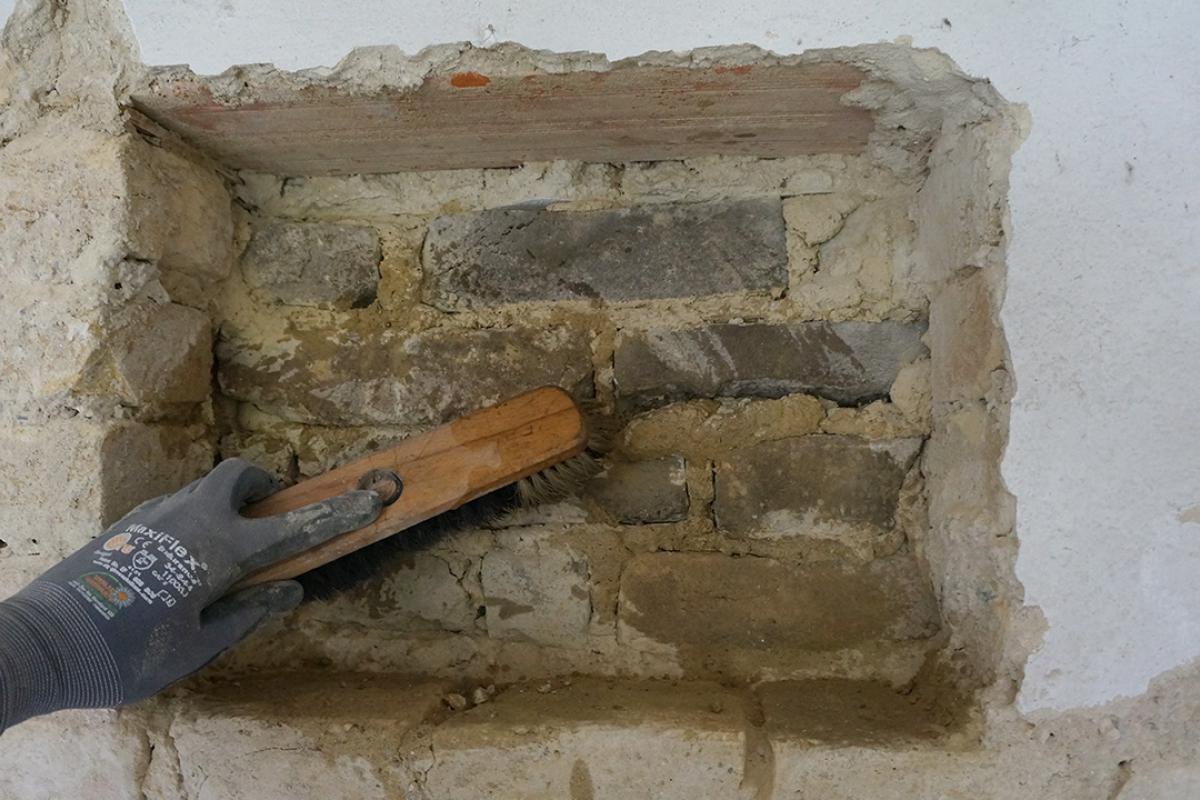 Loch Zumauern In Der Wand Anleitung Tipps Vom Maurer Maurern Diybook Ch