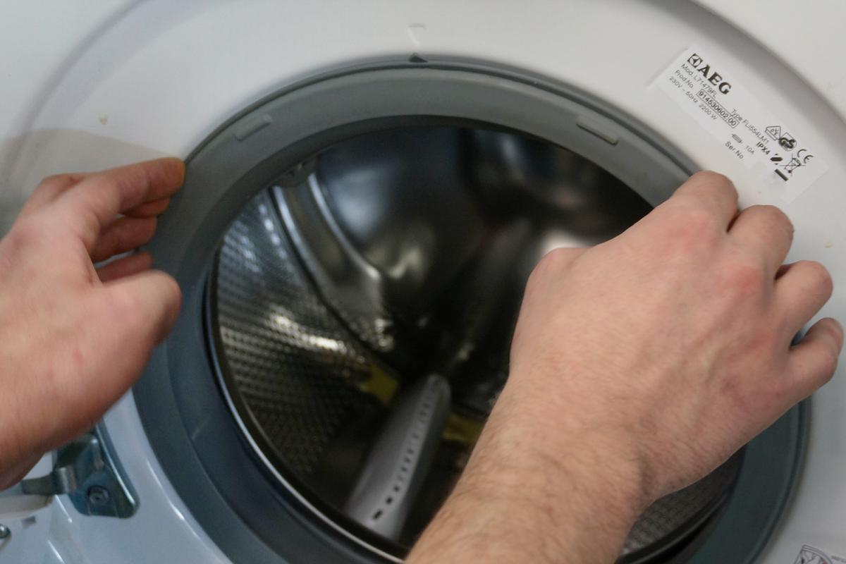 AEG Waschmaschine - Frontblende wieder zusammenbauen. Reparatur