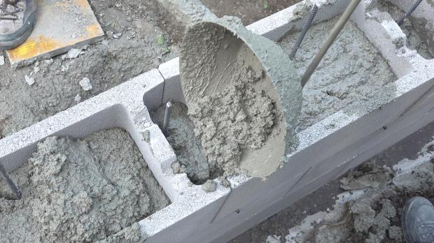 Schalsteine betonieren