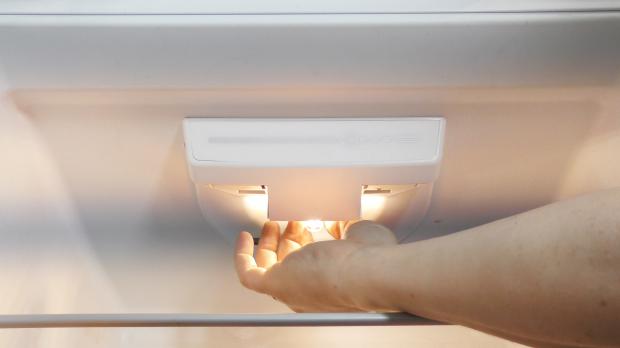 Wie wechsel ich meine Kühlschranklampe? (Technik, Küche, Lampe)