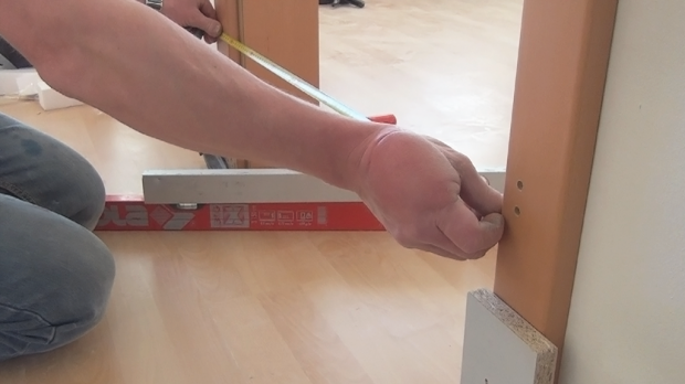 Innenlichte der Zarge unten kontrollieren
