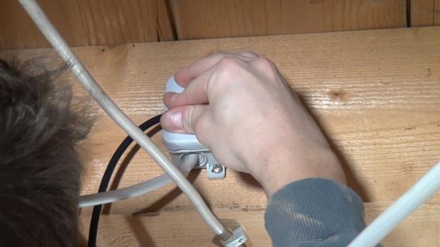 Elektroinstallationsdose schließen