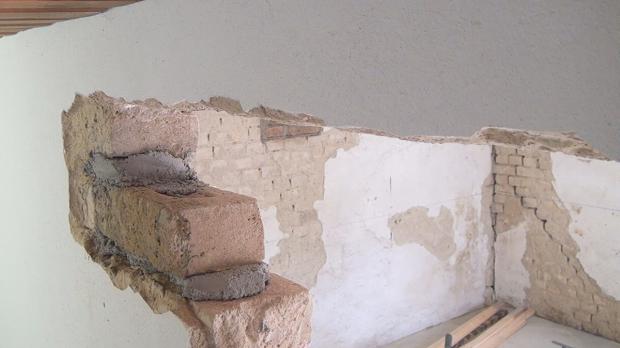 Auflageflächen für neuen Türsturz mauern
