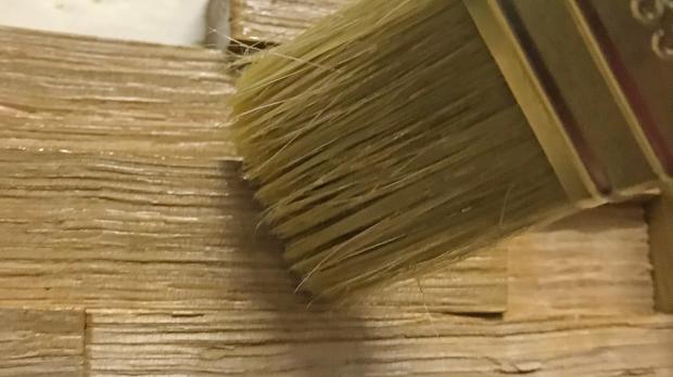 Holzelemente mit Leinölfirnis behandeln