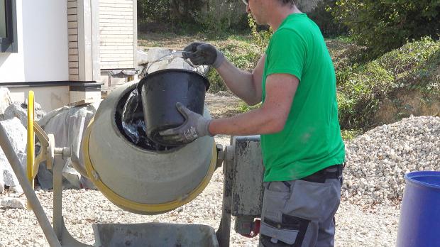 Mischmaschine sofort wieder mit Wasser befüllen