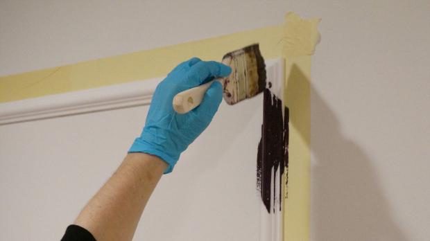 Stuckleisten anbringen - Zierprofile montieren und verspachteln ...