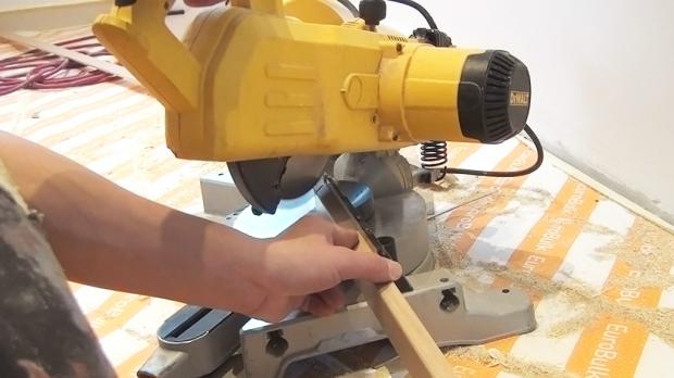 Sockelleisten auf Gehrung schneiden