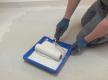 Walze mit 9 mm Floor gut ein­wei­chen lassen