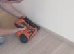 Sockelleisten fixieren