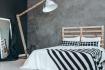 DIY-Schlafzimmer: Ein Bett aus Paletten selber bauen