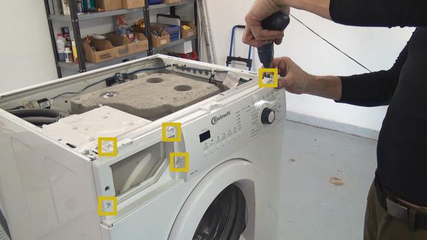 Bedienblende wieder einsetzen Bedienblende wieder einsetzen